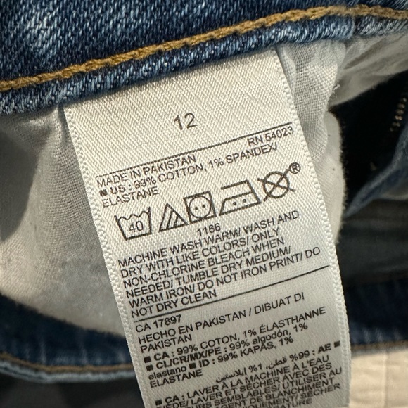 Women’s Old Navy Shorts - Picture 4 of 4